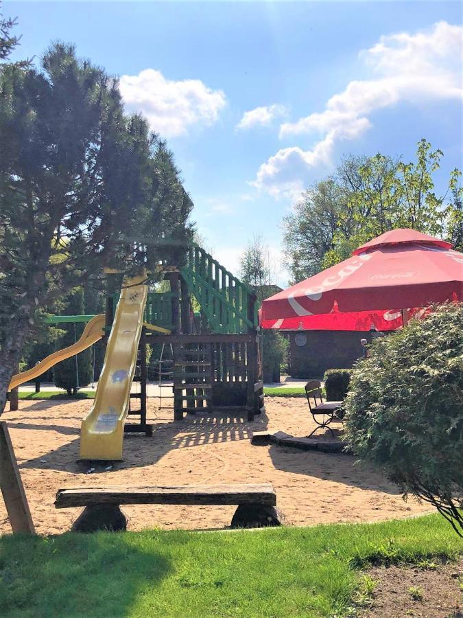 Kaktusik Hotel Аугустов Екстериор снимка