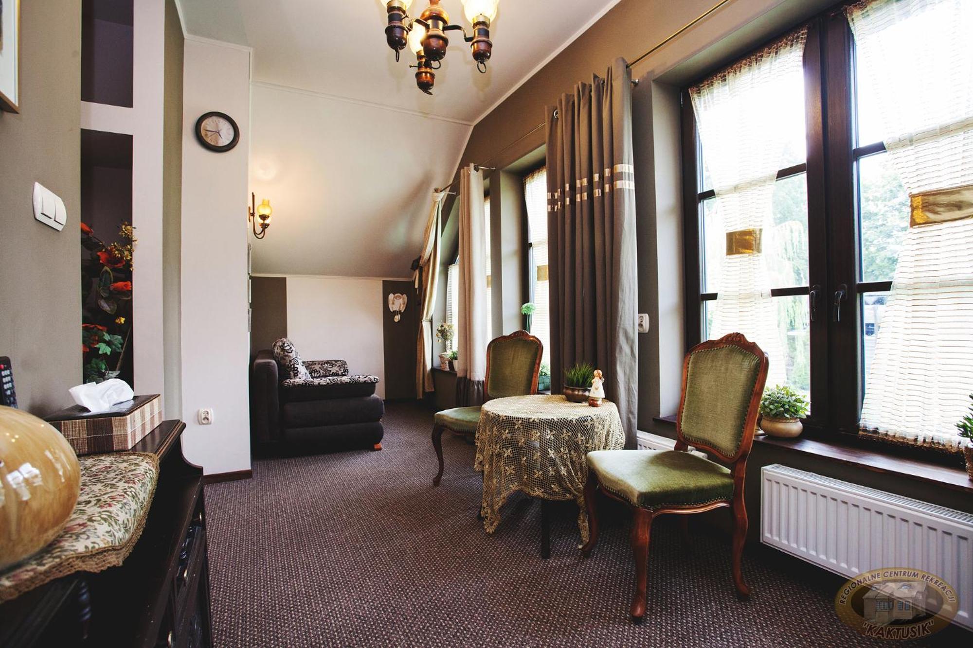 Kaktusik Hotel Аугустов Стая снимка